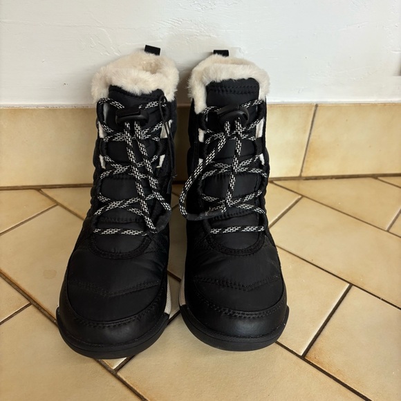 Sorel Black‎ and White Faux Fur-Lined Waterproof Boots Size 3 Youth - Picture 5 of 9